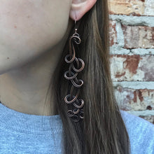 Load image into Gallery viewer, Antiqued Copper Swirl Wire Earrings